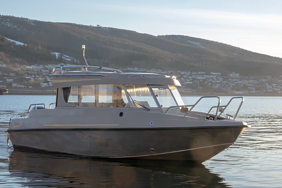 Buster XXL Cabin - Yamaha F150XL - Pilothouse 16 of 30