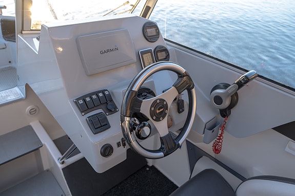 Buster XXL Cabin - Yamaha F150XL - Pilothouse 22 of 30