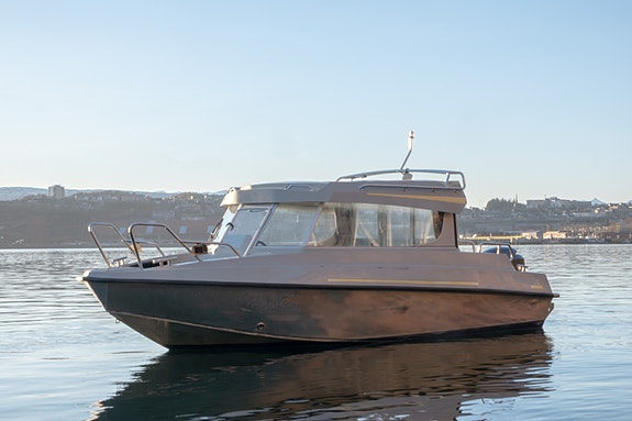 Buster XXL Cabin - Yamaha F150XL - Pilothouse 2 of 30