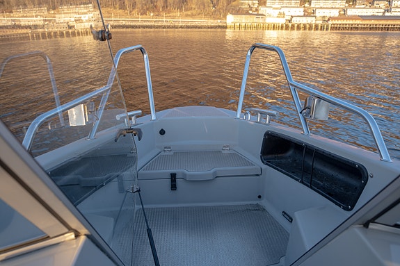 Buster XXL Cabin - Yamaha F150XL - Pilothouse 26 of 30