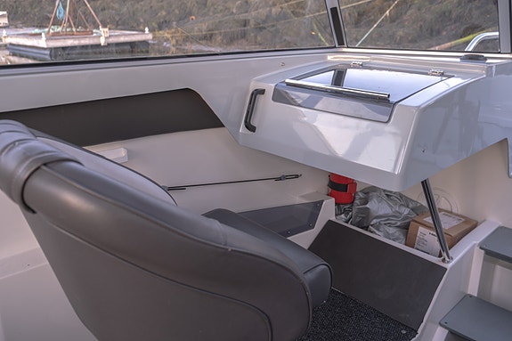 Buster XXL Cabin - Yamaha F150XL - Pilothouse 29 of 30