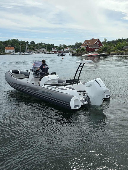 Grand 680 Golden Line Classic – Mercury 200 V6 2 of 5