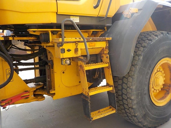 Volvo L90G 10 of 24