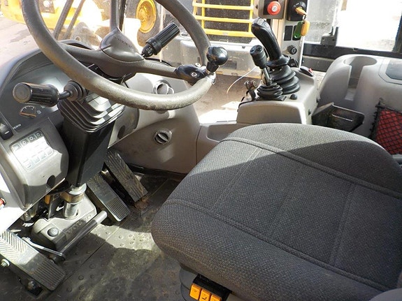 Volvo L90G 23 of 24