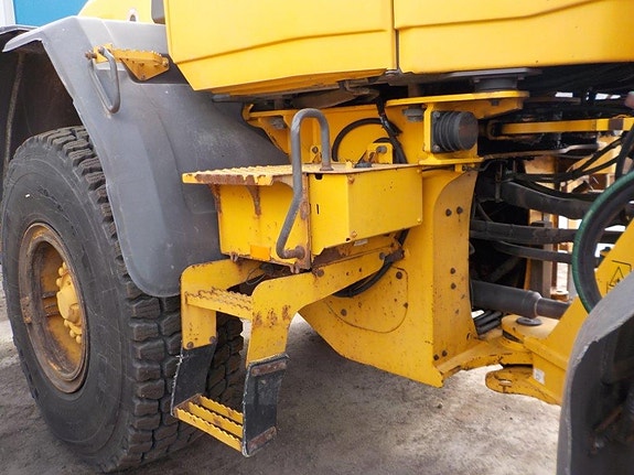 Volvo L90G 16 of 24