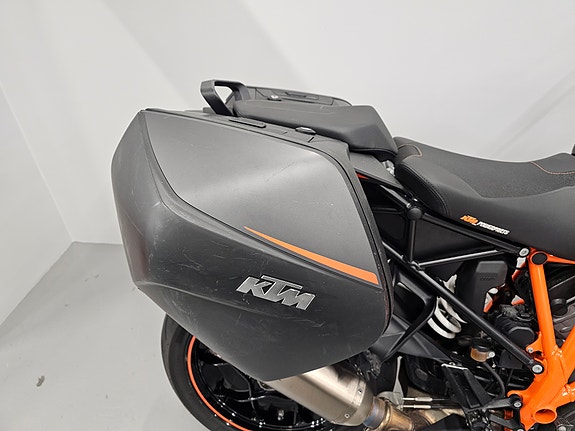 KTM 1290 Super Duke GT 6 of 14