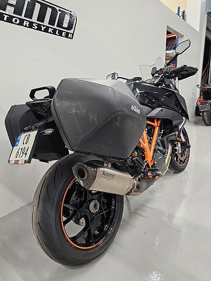 KTM 1290 Super Duke GT 4 of 14