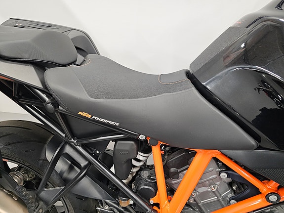 KTM 1290 Super Duke GT 7 of 14