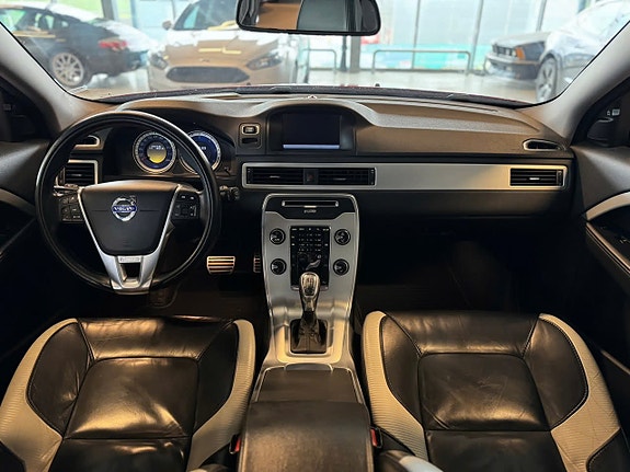 Volvo V70 4 of 21