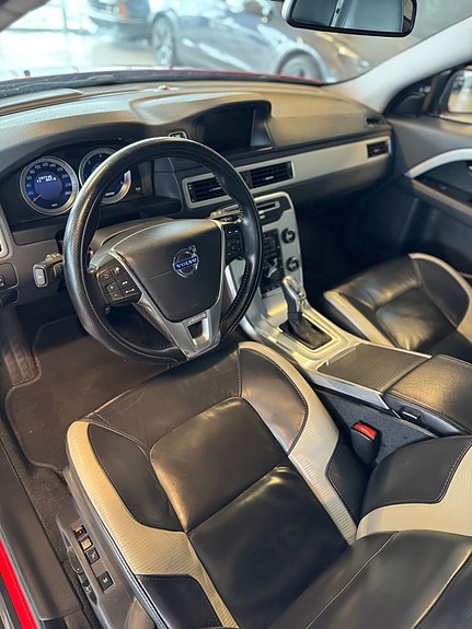 Volvo V70 8 of 21