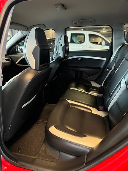 Volvo V70 7 of 21