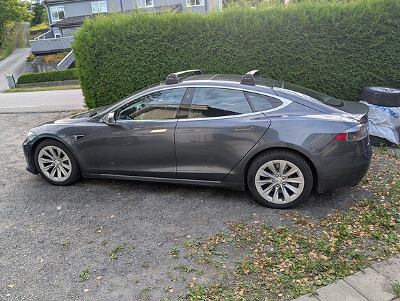 Tesla Model S 13 of 13