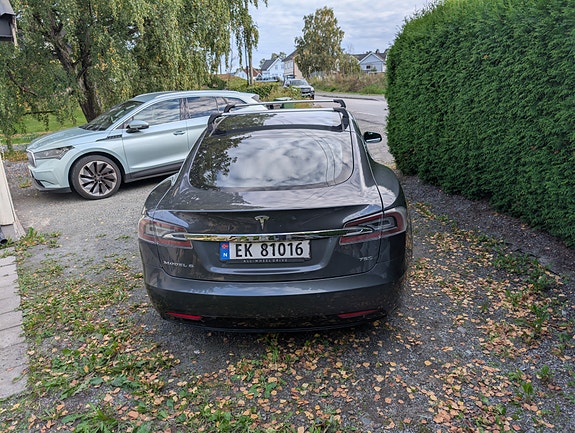 Tesla Model S 11 of 13