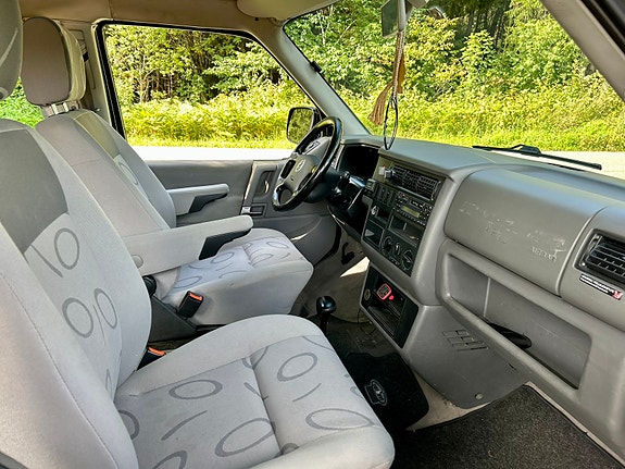 Volkswagen California 21 of 30