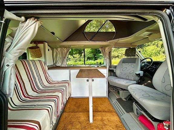 Volkswagen California 12 of 30