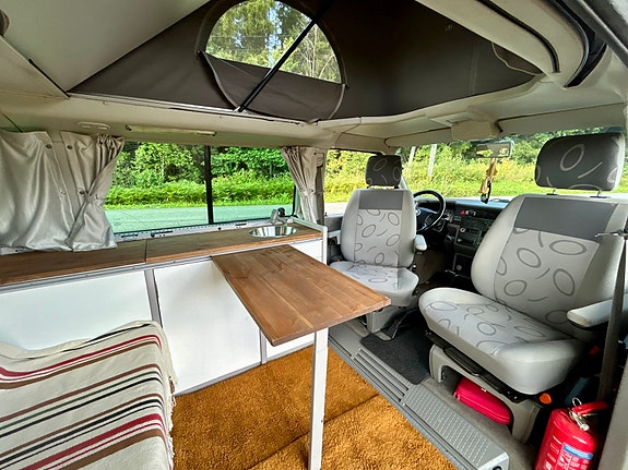 Volkswagen California 14 of 30