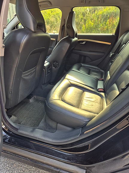 Volvo V70 7 of 11