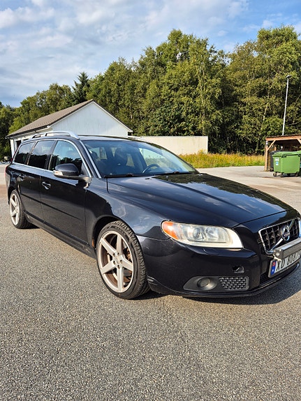 Volvo V70 4 of 11