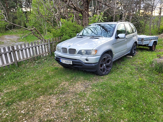 BMW X5 3 of 11