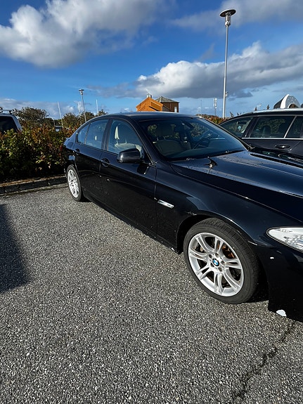 BMW 523i 12 of 30