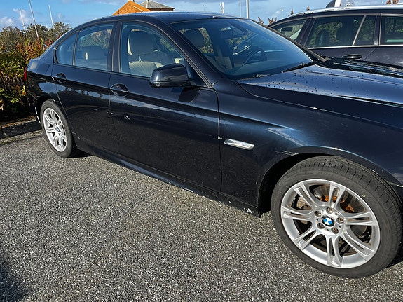 BMW 523i 13 of 30