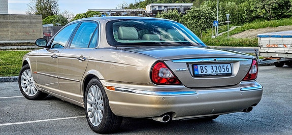 Jaguar XJ 6 of 21
