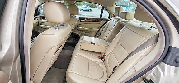 Jaguar XJ 20 of 21