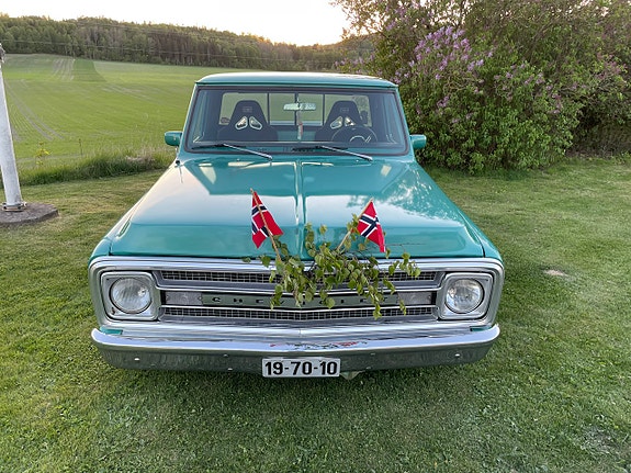 Chevrolet C10 2 of 30
