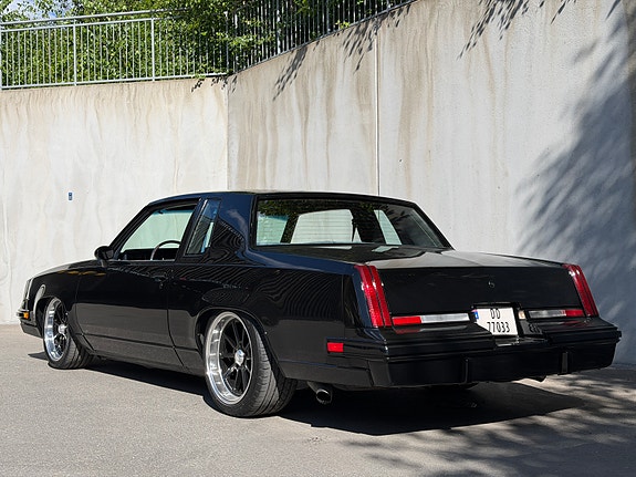 Oldsmobile Cutlass 3 of 5