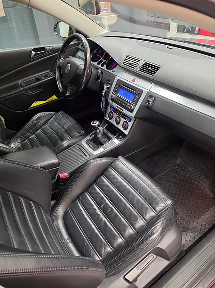 Volkswagen Passat 16 of 20