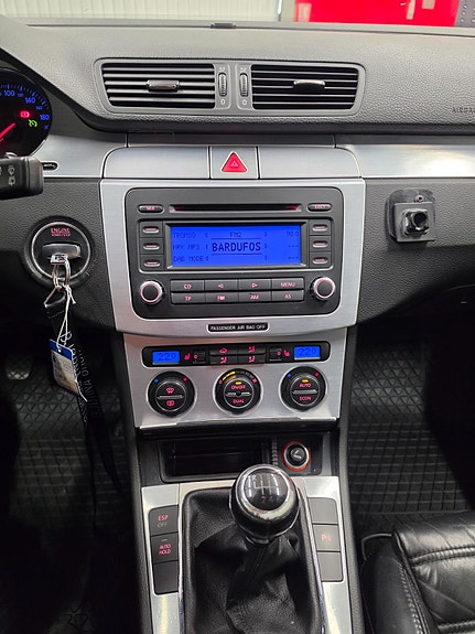Volkswagen Passat 14 of 20
