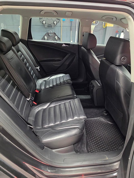 Volkswagen Passat 17 of 20