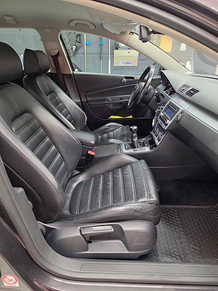 Volkswagen Passat 15 of 20