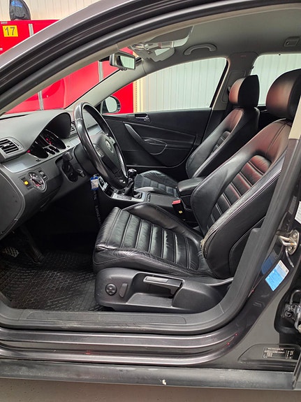 Volkswagen Passat 9 of 20