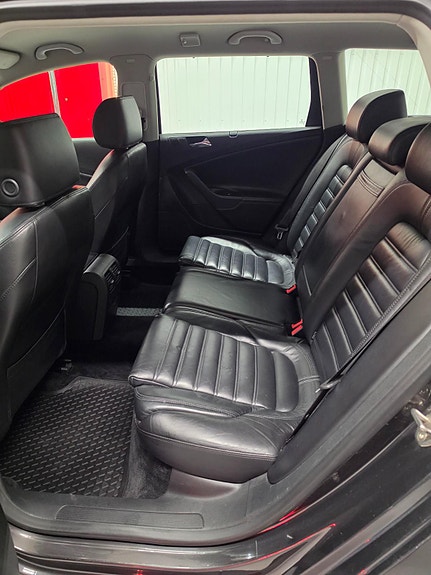 Volkswagen Passat 18 of 20