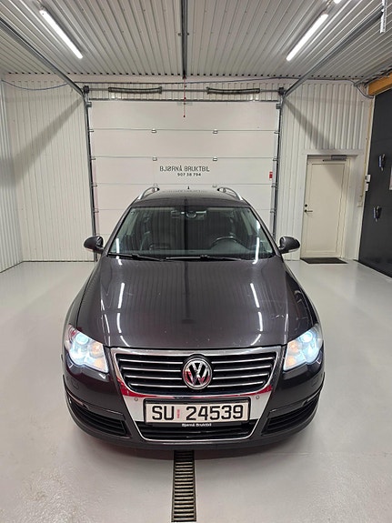 Volkswagen Passat 8 of 20
