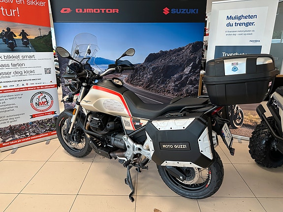 Moto Guzzi V85 TT Travel 2 of 5