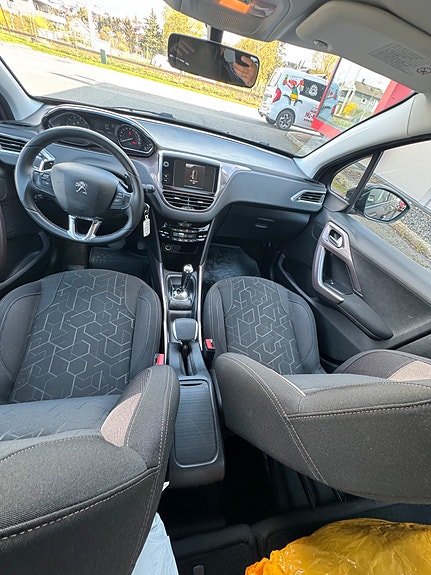 Peugeot 2008 14 of 17