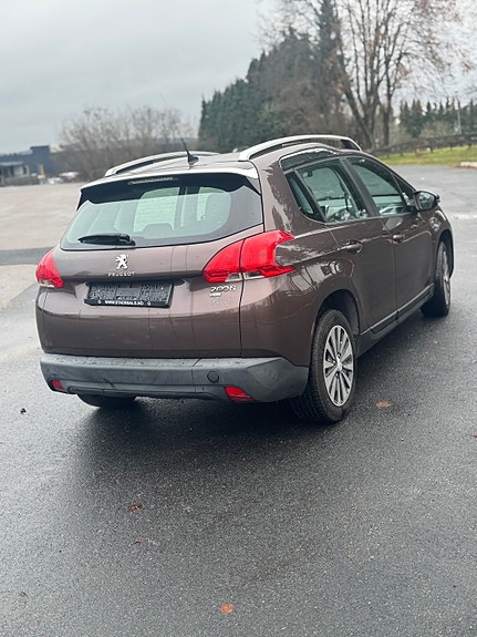 Peugeot 2008 7 of 17