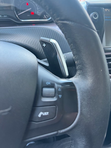 Peugeot 2008 10 of 17