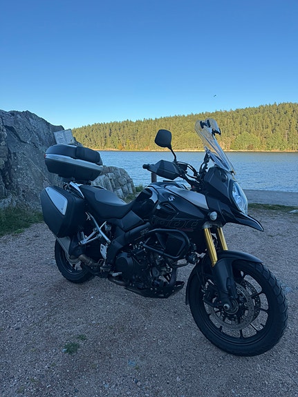Suzuki DL 1000 V-Strom 2 of 11