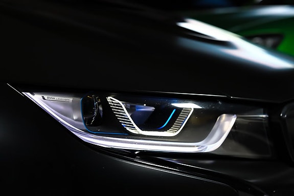 BMW i8 3 of 7