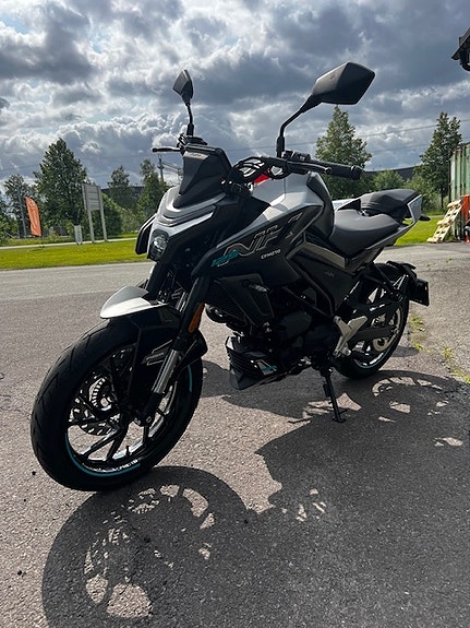 CFMOTO 125 NK 11 of 13