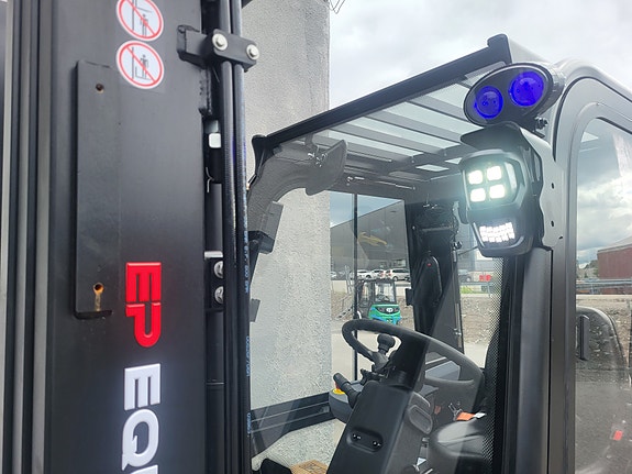 EP EFL353 - OVERLIGGER MED 0 TIMER. (NY) Elektrisk truck med lithium batteri. 3.6 M løfte høyde med fri sikt mast, sideskift og spreder. Godt utstyrt!  LAGERVARE! 8 of 12