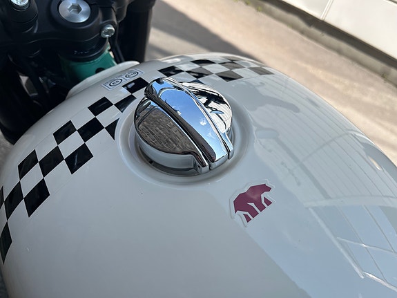 Royal Enfield Bear 650 8 of 16