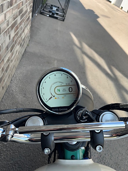 Royal Enfield Bear 650 7 of 16