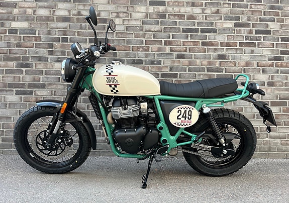 Royal Enfield Bear 650 12 of 16