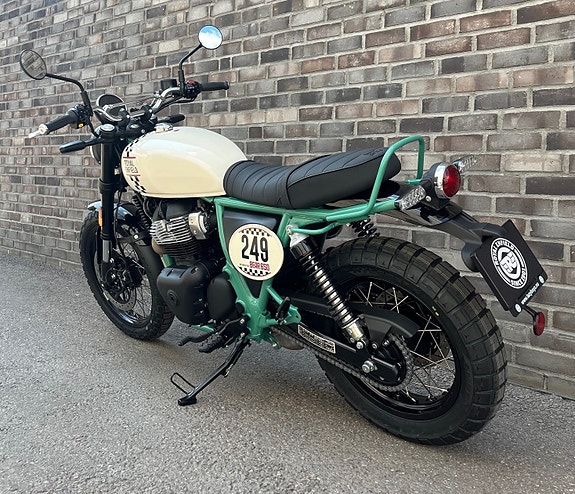 Royal Enfield Bear 650 13 of 16