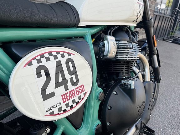 Royal Enfield Bear 650 9 of 16