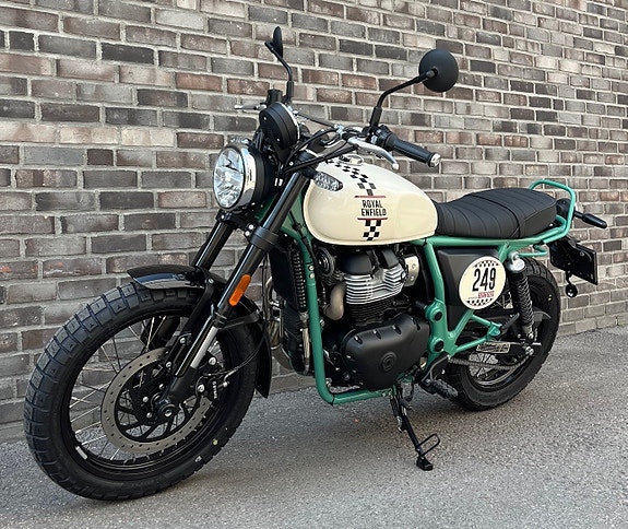 Royal Enfield Bear 650 14 of 16